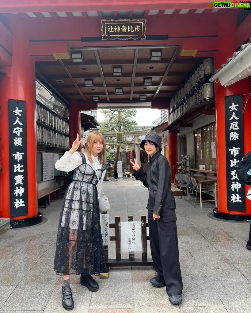 Nashiko Momotsuki Instagram - いこまちゃんと1泊2日の京都デート♡1995年生まれ組〜✌️ 美味しいもの沢山食べて、沢山神社まわってお参りして、御朱印集めもデビュー✌️ #君ゆき 撮影中のひろやにも会った。残りの撮影も頑張ってな✌️ #桃月なしこ #なしこたそ