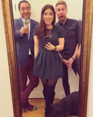 Nastassja Strobel Instagram - Erster Januar 2021:
Schönen Abend mit den liebsten Menschen ✔️
Dean der mehr Party und gute Laune macht als alle anwesenden zusammen ✔️
Eine Bilderreihe bestehend aus drei verwirrenden Fotos ✔️
The same procedure as every year ✔️

Rückblickend betrachtet hatte das vergangene Jahr ähnlich viele Ups&Downs wie einige davor. Dennoch war es ein sehr besonderes...
Und nun kommen neue 12 Monate, die wir schon irgendwie ordentlich gerockt bekommen!
Oder, um es mit Worten von Buzz Lightyear zu sagen: 
“THIS ISN’T FLYING. THIS IS FALLING WITH STYLE!”

Happy New Year ✨