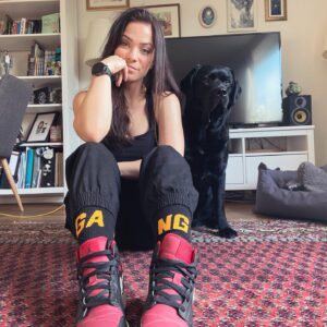 Nastassja Strobel Instagram - Stay At Home Gang 🤙

Werdet auch ihr ein krasses Mitglied dieser Crew.
Bleibt, nach Möglichkeit, so viel zu Hause wie es geht.
Seid lieb.
Verbreitet keine Panik.
Wascht euch die Hände.
Nutzt die Zeit in euren vier Wänden, um Dinge zu tun, für die ihr sonst keine Zeit habt.
✌️