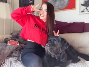 Nastassja Strobel Instagram - Habt alle ein ganz wundervolles Wochenende! Wir machen es uns entspannt. Ich lese @dean_c_mcshadow ein paar spannende Geschichten vor, die genug Bilder haben, damit er auch sehen kann, dass ich keinen ausgedachten Blödsinn erzähle ;) Ach, ja
Und Frohe Ostern 🐰