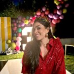 Natacha Karam Instagram - Life lately has been just lovely ❤️ I’ll never forget my 30th bday, what an epic week we had. My friends and family went above and beyond to make me feel loved and special 🥹. A favourite moment was my fan club showing up with T-shirts to set on the day😭 Also, they made the balloon arch themselves, I mean come onnnnn, talk about a labour of love. Aaaaanyway.. that’s the end of birthday posts till next year 😅