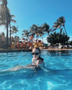 Natalia Kreuser Instagram - Queria muito agradecer a @paramountbrasil e a todos que fizeram essa viagem de #AmigosImaginários ser tão especial! E todos que fizeram parte, novos amigos e @beachpark pela estadia e atrações divertidíssimas! Obrigada demais! #beachpark #ryanreynolds #IF