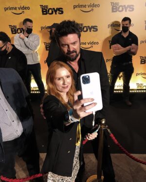 Natalia Kreuser Instagram - Ontem rolou tapete vermelho com o elenco de #TheBoys e assistimos ao último episodio. Que oportunidade incrível, grata demais por tudo!