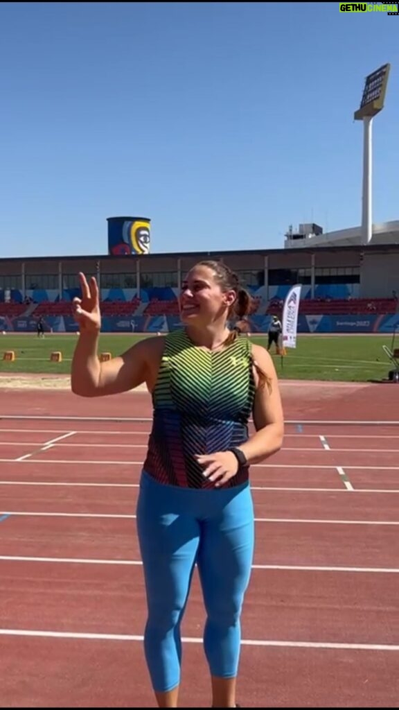 Natalia Ducó Instagram - Medalla de plata 🥈 Campeonato Nacional de Chile 🇨🇱 2014 16.35m Puntitos para los JJOO @paris2024 Seguimos! Orgullosa de la mujer que soy ❤️ Gracias por estar hoy @cataduco @javi_maya @igna.it77 @caritopop @educatebruja @marugraffe Y mi hermoso LU! Amor, amor de verdad. Todo lo demás no existe. Eres tú. 🫶🏼 Gracias a mi equipo @underarmour.cl @salmonchile @team.salmon @larocheposay @clinicameds @teamchile_coch @mindepchile @indchile @atleticachilena