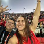 Natalia Ducó Instagram - GRACIAS @santiago2023oficial por tanto! Gracias Chile por vivir la pasión por el deporte! Gracias mamás por el apoyo, la empatía y la comprensión. Somos todas y estamos juntas en la crianza de nuestros niños! Viví estos juegos con muchos roles. Cómo parte del @teamchile_coch pero también como comentarista deportiva de @canal13cl en @deportes13cl ! Mucho aprendizaje, tremendo equipo y mucho apoyo! Feliz de poder aportar un granito de arena al deporte de muchas veredas! Y a mis compañeros, 79 medallas de orgullo 🥇🥈🥉 pero son más de 600 historias de superación y entrega de una vida por es deporte. A todos, felicitaciones! Foto 1 @jaimesalazarfotos 🫰🏼❤️