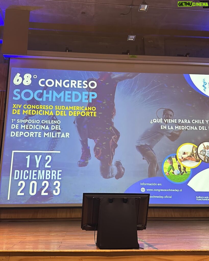 Natalia Ducó Instagram - Feliz de exponer la investigación “Salud Mental en Deportistas de Alto Rendimiento PRODDAR” en el 68° Congreso SOCHMEDEP y el XIV Congreso Sudamericano de Medicina del Deporte. Un tremendo honor y gran paso en mi carrera como Psicóloga. Gracias @sochmedep.oficial y @doctormarcelosajuria por la invitación. @vero_latuf @nonchita77 @psigomart @ugmistral