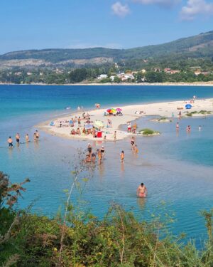 Natalia Ferviú Instagram - Para qué elegir entre campo o playa cuando puedes tenerlo todo. Galicia, qué bonita eres, coño ❣