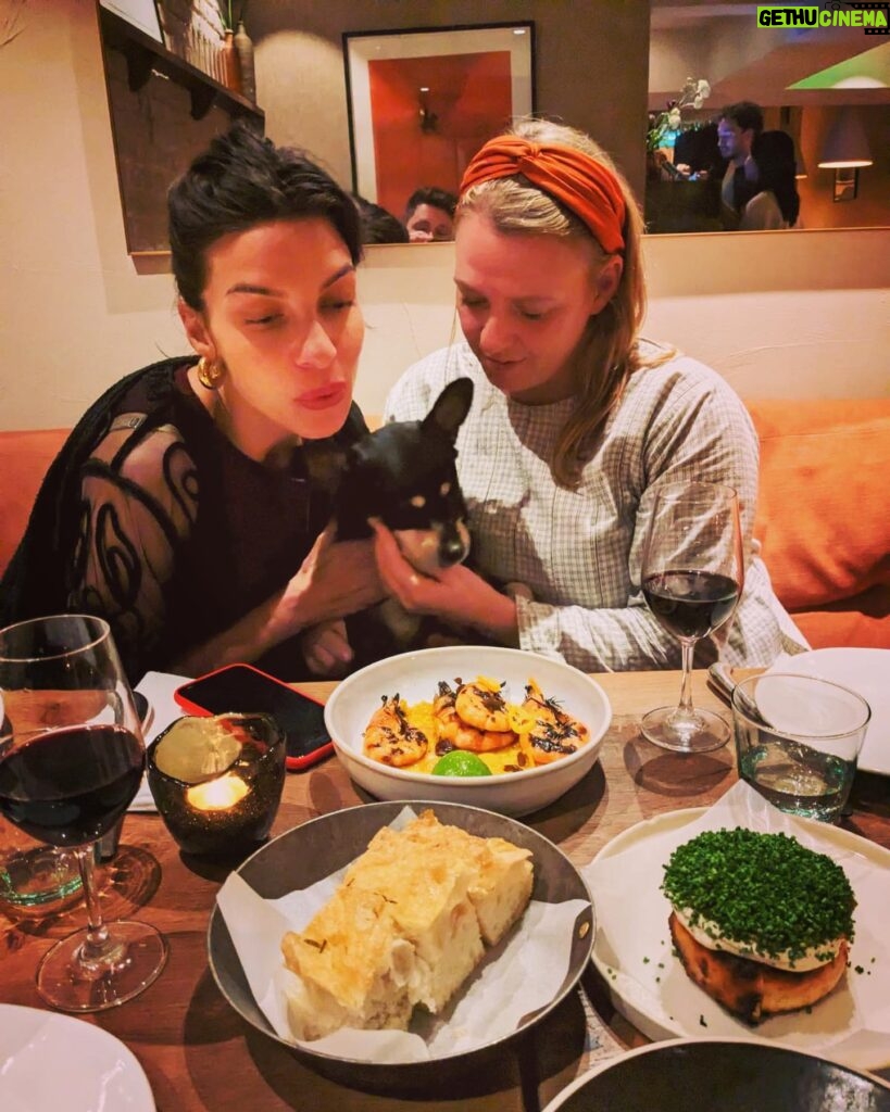 Natalia Tena Instagram - Beginning the birthday celebration of both my wing bitches @thenaughtypilgrim and the furry other half Mimosa @orasay.london. You create art with fish, your crew along with @harrywilkinson held our hands and tongues on this sexy journey towards gastronomic YES.