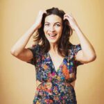 Natalia Tena Instagram - Thank you @guardian for your article today about our show Vardy Vs Rooney @oonaghkearney @chanelkcresswell @dionlloyd_ and for all your lovely words. It was so much fun rambling with Zoe Willilams, she is a patient talented listener and writer. Also thank you to @alicia_canter for your photography and for buying me ALL the bars of chocolate for the shoot, @makeupby_niki for making my face fit for public consumption and @ofthebea dressing me like a tropical ‘lady.’ Link on bio if you fancy reading the full article.