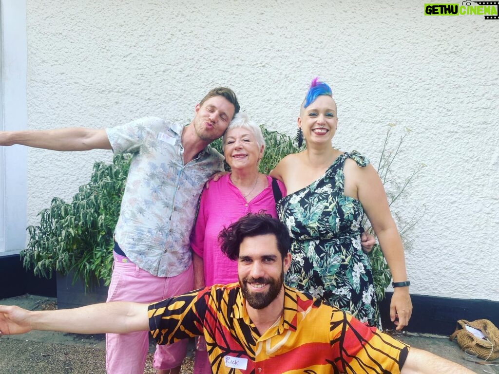 Natalia Tena Instagram - @suzuki_hub dream team @rickthatviolinist @kateconwaylondon your music made me buzz like the bees inhaling lavender outside. Tonal sexy birthday concert.