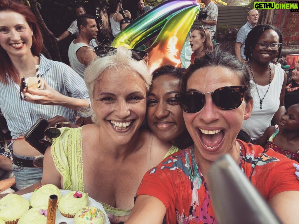 Natalia Tena Instagram - HAPPY 4(0)th BIRTHDAY to a woman I violently love inside and out because she is Jen @jenniferaricha and that is her name. @beebeerieza and @chalmoffensive have been drinking gin with me to celebrate her whole face. I made cupcakes that accidentally match her dress.