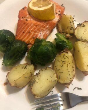 Natalie Desselle-Reid Instagram - Birthday Dinner 😍Honey Glazed Wild Caught Salmon with Rosemary and Thyme Roasted Red Potato’s and my favorite ..Brussel Sprouts! Sorry I started eating before I took the pic😜