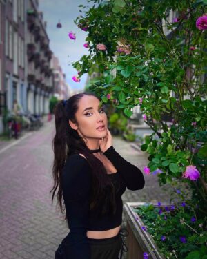 Natálie Grossová Instagram - Nový song WONDERLAND out now💜🦋 tohle je pro mě víc osobní záležitost, tak doufám, že se vám bude líbit🫶🏻 můžete poslechnout na všech streamovacích platformách pod jménem Natally🦋 dejte vědět do komentářů, co si o tom myslíte☺️ thank you guys💜 @prodhitmydm @pjay_music #wonderland #natally #outnow #newsong