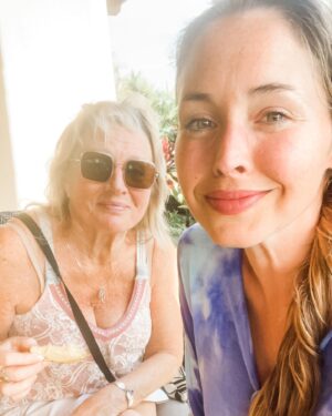 Natalie Krill Instagram - Me and my mama ❤️🌹So grateful for her.