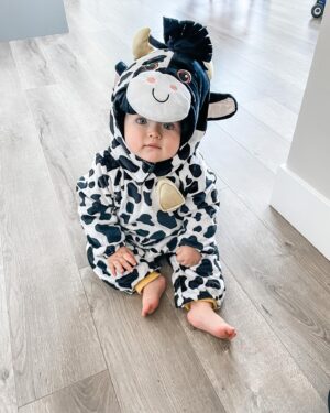Natalie Krill Instagram - Baby’s first Halloween. 🐮❣️