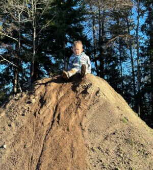 Natalie Krill Instagram - I can’t believe my baby boy is 3. What joy he brings us. Always sure to keep us on our toes. Our clever and curious little boy. Our little adventurer. We love you so much. It just gets better and better 🥰💓👨‍👩‍👦
