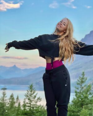 Natalie Renee Long Instagram - Happy Friday Friends!
.
Y’all know things have been bonkers for me lately. What I really need is a week of shutting my mind if and reading, but instead we’re on an adventure in one of the most gorgeous places on earth. Being out in nature with my love and my best friends has been exactly what my heart and soul needed.
.
Since I’ve been less active on here I’ve lost around 1k followers. In the past that would have upset me greatly because of the effort I had but into growing my following, but I’ve been shifting my mindset to quality over quantity. I’m here for the people I can help encourage and inspire with my own struggles and triumphs.
.
Big changes are happening that I am excited about, but just like the cliffs on the mountains we’ve been climbing this week, it’s equally beautiful and terrifying 😆.
.
Here’s to taking ownership of your life and making hard choices that make it better!
.
What are your plans this weekend?
.
Always remember...
.
Your worth has nothing to do with your weight. Love and respect yourself. Enjoy life and be happy.💖
.
For coaching inquiries, email me at GetHappyBeFit@gmail.com
.................................................................

#nataliereneekirk #gethappybefit #weightloss #photooftheday #naturalredhead #motivational #bodypositivefitness #fitlife #weightlosstips #podcast #glaciernationalpark #nashvillefitness #motivation #fitness #ginger #behappy #thegreatoutdoors #fitnesspodcast #hiking #fitnessinspiration #girlswholift #fitfam