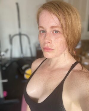 Natalie Renee Long Instagram - Happy Monday Friends
.
In this week’s episode of Get Happy Be Fit I talk about how depression and mental illness have effected my personal fitness journey.
.
How I look during a workout when I’m feeling good *swipe* How I look pushing through a workout when I’m dealing with depression.
.
This is not a post about looking good or bad while working out. How I look is the absolute furthest thing from my mind when I’m dealing with depression. It’s about the difference you can clearly see in my eyes. The lightness in the first vs the heaviness in the second. So many people deal with depression and mental illness and I personally know how completely debilitating it can be. But know that you are not alone and you can still meet your goals. 💖
.
“Sometimes you can’t push through the depression to workout and get things done and thats ok. Sometimes you can and it still doesn’t feel better, and that’s ok. Sometimes you just have to keep going and reminding yourself that this won’t last forever. You are not alone, and everything will be ok.”
.
Get Happy Be Fit is available on all major podcast platforms or you can check my story for a link to download on ITunes. Please leave a text review on iTunes so others can find the show!
.
Always remember...
.
Your worth has nothing to do with your weight. Love and respect yourself. Enjoy life and be happy.💖
.
For coaching inquiries, email me at GetHappyBeFit@gmail.com
.................................................................
#nataliereneekirk #gethappybefit #weightloss #photooftheday #naturalredhead #motivational #bodypositivefitness #fitlife #weightlosstips #podcast #fitnesspodcast #nashville #motivation #fitness #depressionandfitness #behappy #fitgirls #fitnesspodcast #bipolar2 #girlswholift #fitfam #mentalhealth