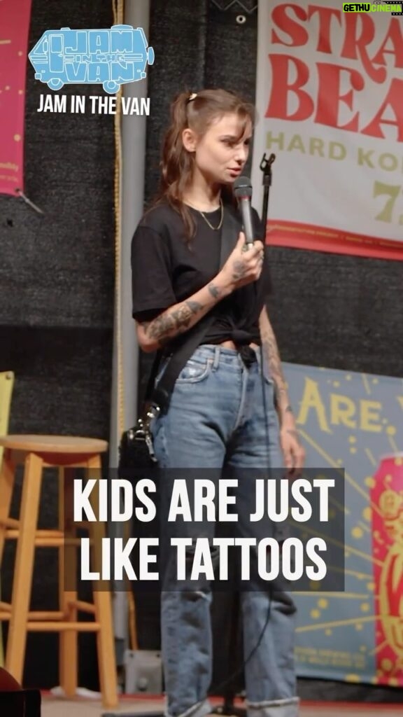 Natalie Cuomo Instagram - Kids are like tattoos 🤣🎤: @nataliecuomo_ at #JamintheVan 🎶🚐 #StandUp #Comedy #StandUpComedy #NatalieCuomo