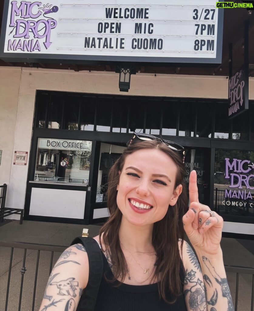 Natalie Cuomo Instagram - I made it to Chandler, AZ!! What’s the best place to eat? Five shows this weekend!! @micdropmania_az tonight 8pm tomorrow & Sat 7pm & 930pm ☀️