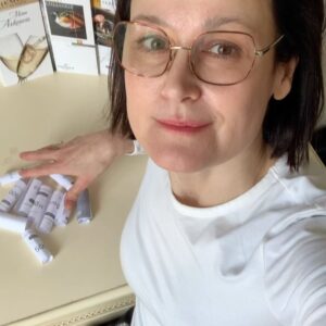 Nataliia Vasko Instagram - Нарешті я можу об’єднати чудові новини! 
Прозвітувати про МОНОКУЛЯР для нашого бійця з позивним «Вітер» і, розіграти СУКНЮ від @olenadats! 👗✨ 
Сподіваюся, що я нікого не пропустила, хто донатив по 500 гр, приймаючи участь у розіграші! 
Листайте фото і відео! 
Переконайтеся у прозорості, мною розіграної лотереї😊)) 
 Участь приймали 👇🏻

Наталія Арутюнян 
Harnyk Hanna 
Олександра Зайцева
Марина Каркач 
Baranjuk Aleksandra
Romanjuk Vera 
Алла Кошелюк 
Branets Natalia 
Вікторія Короленко 
Kuropatkina Tatiana 

Алла Кошелюк, ВІТАЮ ТЕБЕ! ✨👗✨
(Чекаю адресу Нової Пошти😘) 

НИЗЬКИЙ УКЛІН УСІМ, ХТО ДОЛУЧИВСЯ ДО ЗБОРУ! 🇺🇦 

Обіймаю тебе @balan_timkina🫶✨
