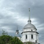 Nataliia Denysenko Instagram - Вітаю всіх з Великоднем 🤍 Мені пощастило бути сьогодні в колі сімʼї 🫶🏻 шкода що не в повному обсязі… дуже чекаємо тебе @andreyfedinchik 🙏🏻 Бажаю нам всім ІСТИННОЇ ЛЮБОВІ !!! Яка світиться з середини , яка нічого не потребує взамін, яка вміє прощати, і дає сили жити в радості 🤍 Христос Воскрес ✨