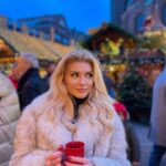 Natalya Mogilenets Instagram - Передноворічні дні – час спогадів і світлих думок. Коли, як в дитинстві, хочеться вірити в чудеса і опинитися в казці😍
