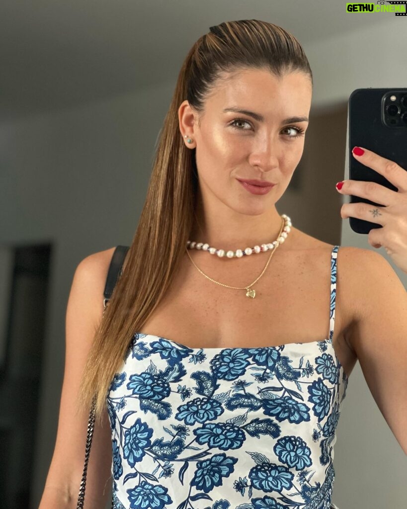 Natasha Domínguez Instagram - Me siento linda🥰 feliz Sábado🌻