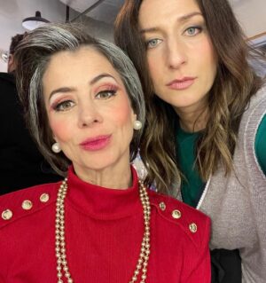 Natasha Leggero Instagram - So proud of @chelsanity and her directing debut #FirstTimeFemaleDirector streaming NOW for FREE on @therokuchannel also the funniest cast you will see in a movie in your life and yes I should’ve been one of Capote’s swans.