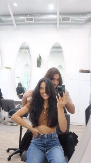 Nathalia Castellon Instagram - Mini Vlog: Haircut by @nico_warren 🤍

We went with face framing layers, long layers all around and added a dark brown/ black hair gloss followed by a blow out. 🤍