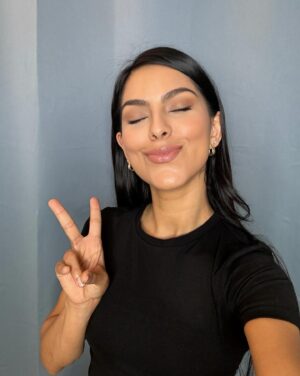 Nathalia Castellon Instagram - my life lately consists of adventures with E, always running on E, (lol), self tapes, work, birthdays, solo lunches and selfies that never see the light of day 🫶🏻
