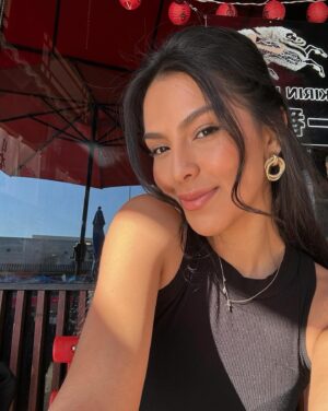 Nathalia Castellon Instagram - my life lately consists of adventures with E, always running on E, (lol), self tapes, work, birthdays, solo lunches and selfies that never see the light of day 🫶🏻