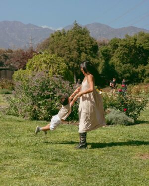 Nathalia Castellon Instagram - Happy Earth day from your favorite Earth lover’s 🫶🏻

I love my adventures with Edrias. He reminds me daily to stop and smell the roses. My whole world in a tiny toddler. Reminder to please @votesupermom today! 💓

Thank you @hairface for capturing these memories for us!