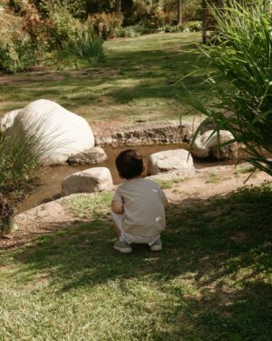 Nathalia Castellon Instagram - Happy Earth day from your favorite Earth lover’s 🫶🏻

I love my adventures with Edrias. He reminds me daily to stop and smell the roses. My whole world in a tiny toddler. Reminder to please @votesupermom today! 💓

Thank you @hairface for capturing these memories for us!
