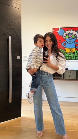 Nathalia Castellon Instagram - Nap when baby naps? I think not 😅
Ps. I need to get rid of this ball pit
#momlife #mom