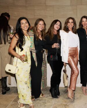 Nathalia Castellon Instagram - 🌻an evening of fun conversations and lots of laughter with these incredible women! @katiemasonstern x @close_design_ ✨
📸: @perllllz