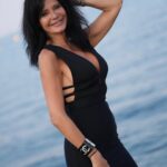 Nathalie Andreani Instagram - Ne me demande pas d’être une autre …… Laisse moi être celle que je suis ! #femmelibre #femmeindependante #libertédelafemme