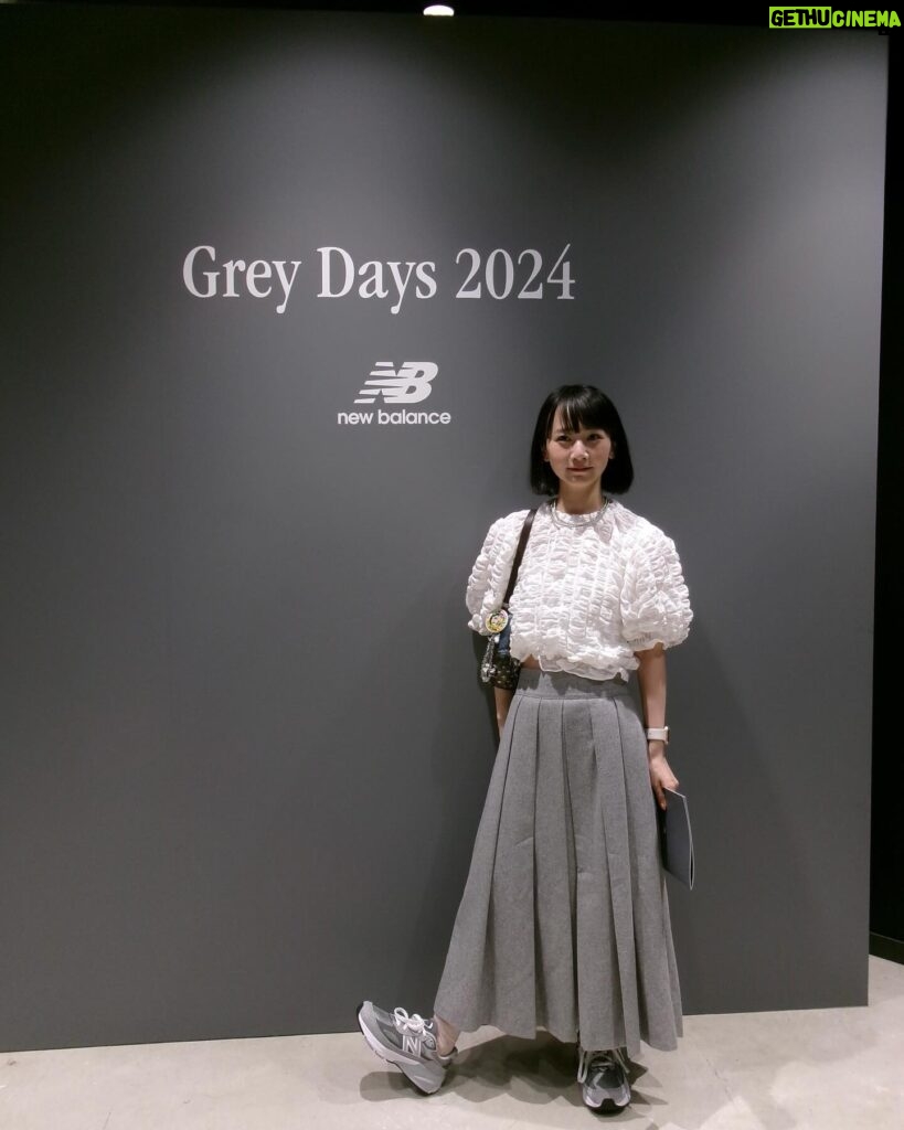 Natsume Mito Instagram - New Balance Grey Days 2024 『Celebrating the Premium Grey』 に参加しました👟 グレーと女性をフォーカスした展示が本当に素敵でした！ グレーってこんなかわいいんだ！って、この展示を通してグレーが好きになった🦭♡ グレーのニューバランスを取り入れた素敵なグレーのスタイリングに見惚れた1日だったよー👟♡ 1日だけのイベントだったからもっとたくさん広まってほしいなぁ🫶 #newbalance #greyday #pr @newbalance @newbalancewomen