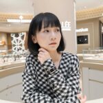 Natsume Mito Instagram - スイスのラグジュアリーウォッチ＆ジュエリーブランドが揃うデスティネーションストア〝 TimeVallée / タイムヴァレー 〟が、 4月26日（金）に日本初のブティックを麻布台ヒルズにオープン💐🥂♡ ラグジュアリー体験の新たなスタンダードを目指したTimeVallée Azabudai Hills エクリュとシャンパンゴールドの内装がとても印象的でドキドキしました🥂 今回店内で撮影させてもらって、自分に自信がつくような。そんな時計やジュエリーに出会えそうだなぁって思いました😌 11ものラグジュアリーメゾンの時計やジュエリーを広い店内で、自分のペースでゆったりお買い物できそうです！ わたしもときめくお買い物したいなぁ☺️⌚️💍 #timevallee #タイムヴァレー #baumemercier #iwc #panerai #PR #mito_natsume