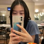 Natsumi Okamoto Instagram - ピンク・リバティ 舞台「点滅する女」無事に全公演終了いたしました。わたしも千鶴に連れて行ってもらった景色、出逢った家族ほんとうにきれいできもくてだいすきだった。かわいい妹。大切だった。守るって思い切った全公演でした、妹が森田想じゃなきゃ出来なかった役だった。感謝でいっぱい。楽しかった。可愛かった。 ご来場頂いたみなさまもありがとうございました。 お客さんの温度感も、とてもとても大切な作品だったので、凄く、毎公演、新鮮に舞台にたてました。ありがとうございました。 山西さんはじめスタッフ そしてキャストのみなさんもお疲れ様でございました！！ いっぱい寝てください！