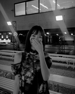 Natsumi Okamoto Instagram - tiittokyoさんのコレクションにご招待いただき
@tiit_tokyo のアイテムのスタイリングで、
ショーを観させていただきました🟥どれも洗練された素敵なお洋服で、かわいかったです☺︎着用したワンピースもかわいい☺︎