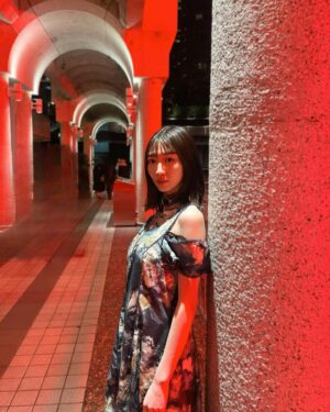 Natsumi Okamoto Instagram - tiittokyoさんのコレクションにご招待いただき
@tiit_tokyo のアイテムのスタイリングで、
ショーを観させていただきました🟥どれも洗練された素敵なお洋服で、かわいかったです☺︎着用したワンピースもかわいい☺︎
