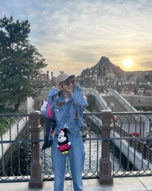 Natsumi Okamoto Instagram - 長期地方ロケ撮影を終えて、
自分へのご褒美に！寝起きで思いつきで！ディズニーシー！！！
さいこう！！！あいしてるよ！！！！