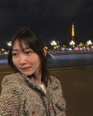 Natsumi Okamoto Instagram - 2023おせわになりました！！🪅🗼🗼
みんなあいしてる！良いお年を!