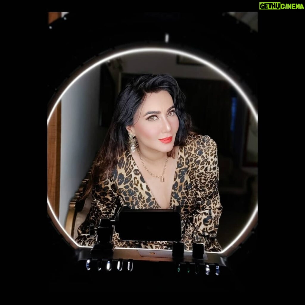 Nausheen Ali Sardar Instagram - #instagram #instaphoto #boomerang #red #gucci #dior #versace #gold #stiletto #catwalk #couture #madeinindia #goodvibes #you #actress #actor #hourglass #sexy #happy #vibrant #hashtag #love #me #us #leo #divine #diva #fashionblogger #fashionista #yolo