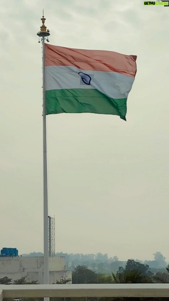 Navneet Kaur Dhillon Instagram - 🇮🇳 HAPPY REPUBLIC DAY 🇮🇳 🇮🇳JAI HIND 🇮🇳 . . . . . #republicday #jaihind🇮🇳 #bharat #india #pride #nation #democracy #love #respect #power