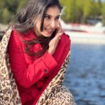 Navneet Kaur Dhillon Instagram - I love winters… DO YOU ? ❄️☃️ Song on my mind @diljitdosanjh @siamusic playing on loop #hasshass