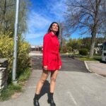 Navneet Kaur Dhillon Instagram - I love winters… DO YOU ? ❄️☃️ Song on my mind @diljitdosanjh @siamusic playing on loop #hasshass