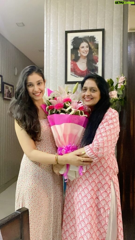 Navneet Kaur Dhillon Instagram - Mother’s Day ❤️ Happy Mother = Happy Life ❤️ . . . . . . . . . #HappyMothersDay #MothersDay #MomLife #BestMomEver #LoveYouMom #Motherhood #MomAndMe #FamilyTime #CelebratingMom #MomsAreTheBest