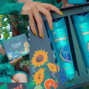 Nay Chi Oo Instagram - Good Hair Day is a Happy Day နော် chillies 🥰

နေခြည်ကတော့ အခု တစ်ကိုယ်ရည်သန့်ရှင်းဖို့အပြင် လှပတဲ့ ဆံပင်လေးတွေရဖို့ ဦးရေပြားအတွက် အာဟာရဖြစ်စေတဲ့ ဒီ Clear ရဲ့ Botanique Shampoo လေးတွေကို စမ်းသုံးနေပြီ chillies တို့ရေ။ 🥰🌶🥰🌶

Shop.com.mm မှာ Promo Code (ClearChilli) နဲ့ ဝင်ဝယ်ရင် 30% ကြီးများတောင် Promotion ရှိတယ်။ Promotion Date က ဒီလ (၂၁) ရက်နေ့ကနေ (၃၀) ရက်နေ့အထိပဲနော်။

#BotanicallyChargedWithClear
#ClearBotanique 
#ClearMyanmar
#beautybynaychi #naychioo